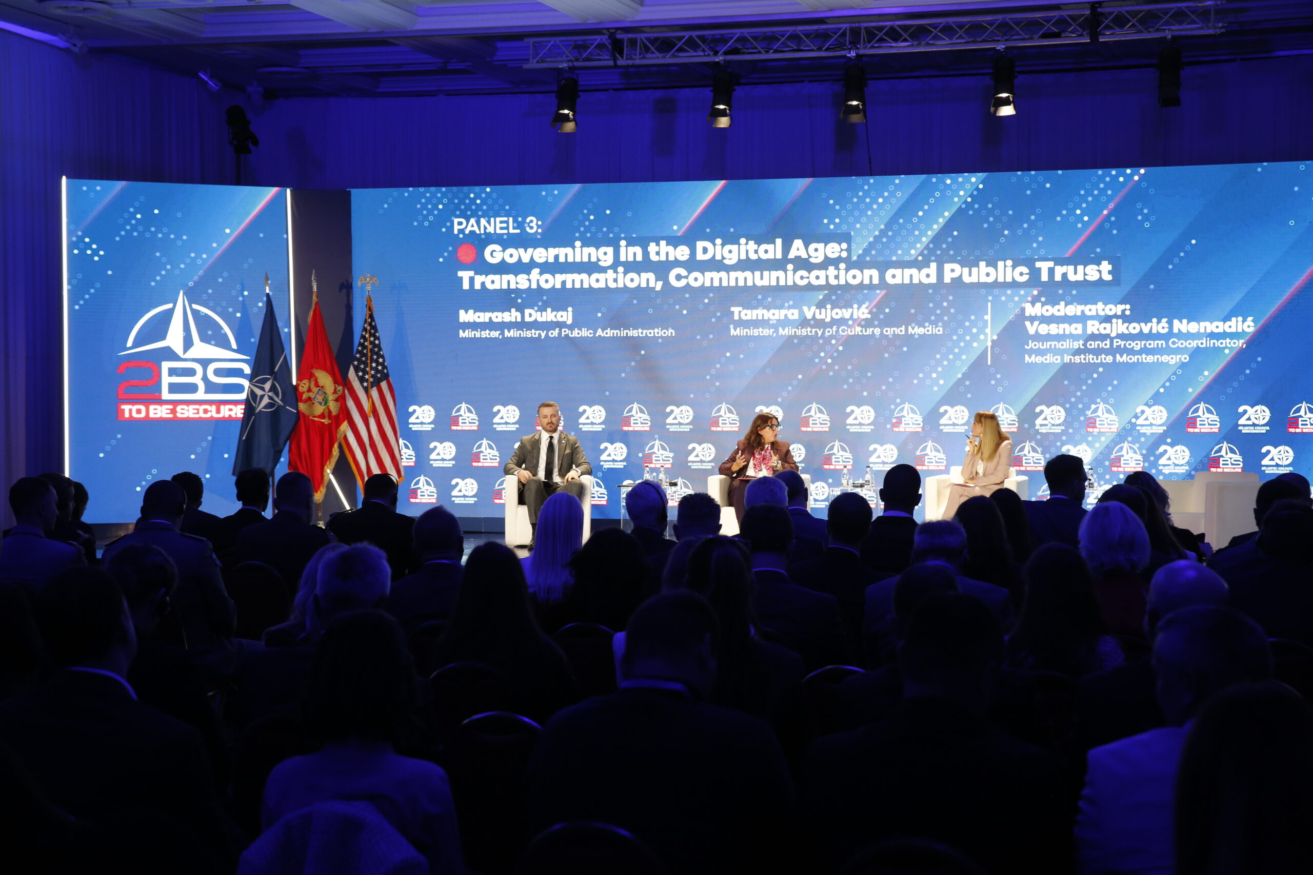 Governing in the Digital Age: Transformation, Communication and Public Trust